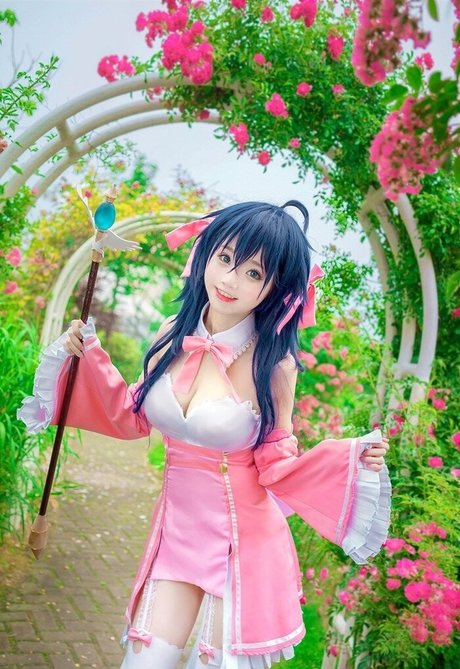 SeeU Cosplay nude model photos