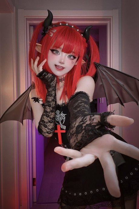 SeeU Cosplay high quality model image