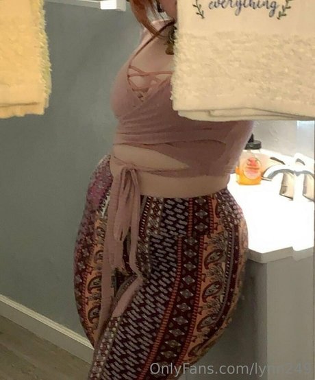 lynn249 pornographic model image