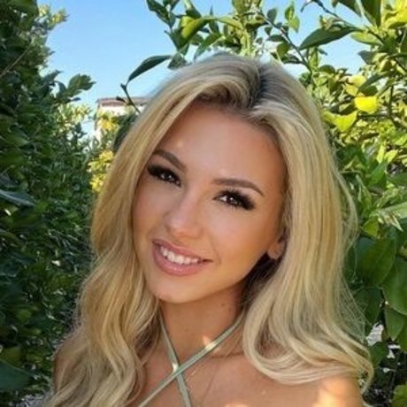 Hollyhansen2001 pornographic model pictures