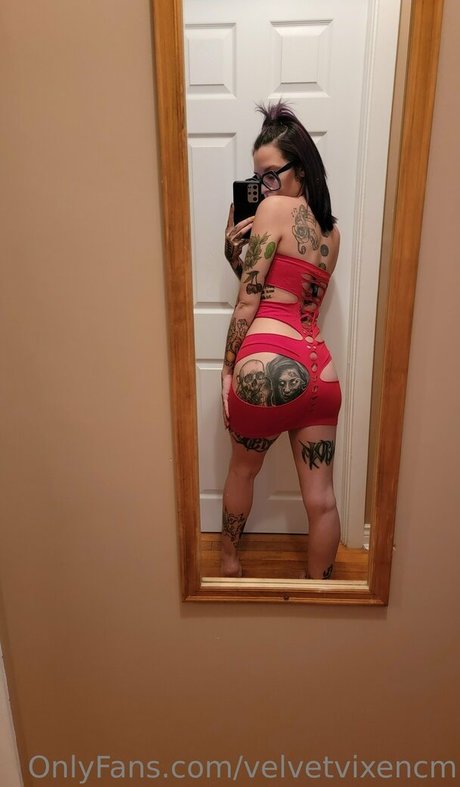 velvetvixencm model naked pic