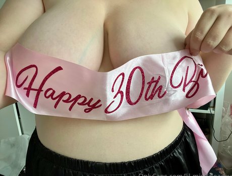 lil miss peachyg pornstar adult image