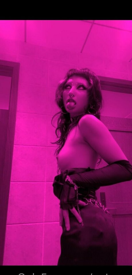 gutwax model nice pics