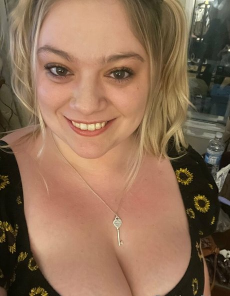 restlessrissy pretty model pic