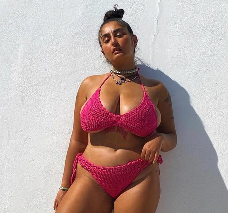 chippynonstopof model art pic