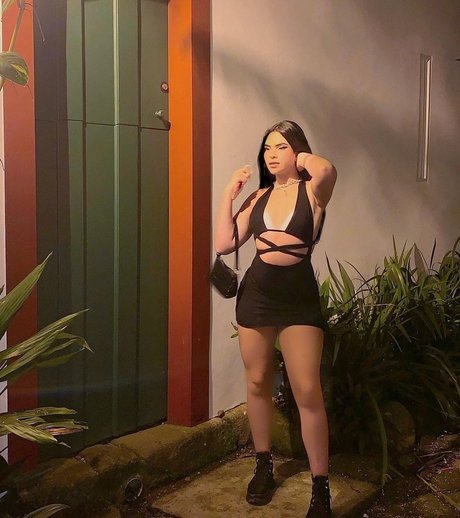 Christina Cleon xxx model images