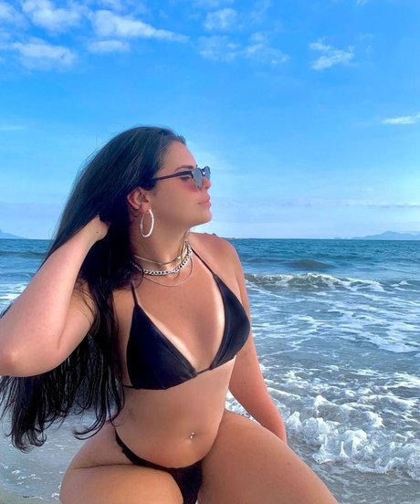 Christina Cleon porn model photo