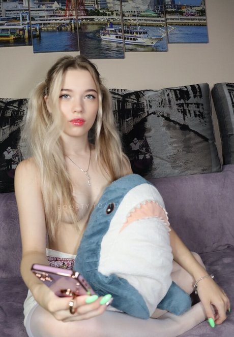 Rare tori star top archive