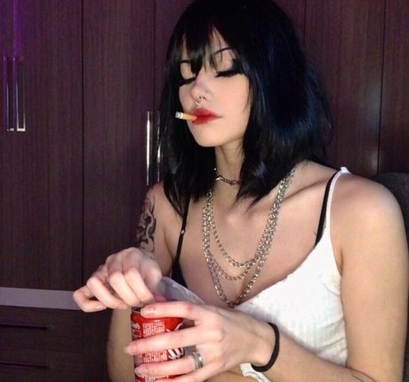 Asttaroth star erotic pic