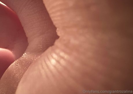 giantrozalina pornstar art img