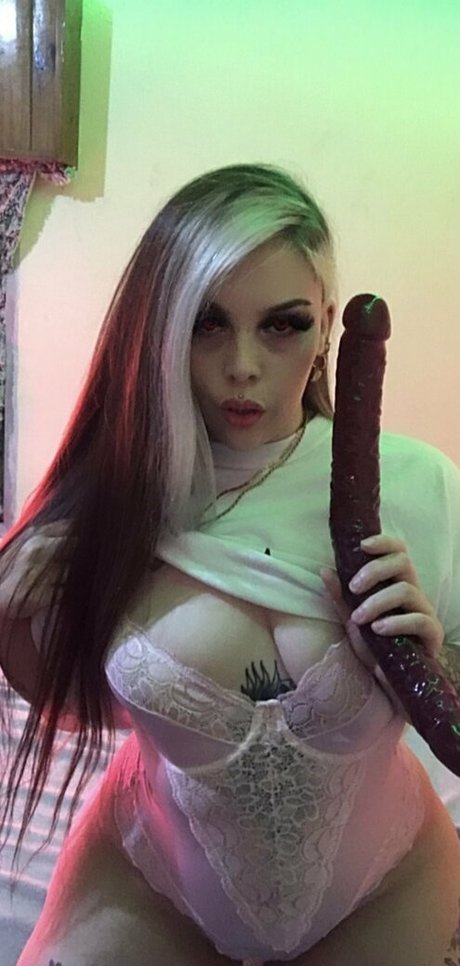 Juicymagx model free pics