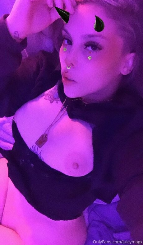 Juicymagx model sex photos