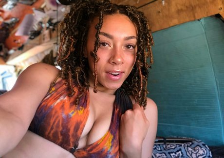 ayvashippie nudes actress galleries