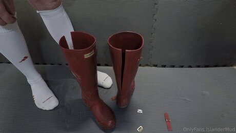 islandermud nude star image