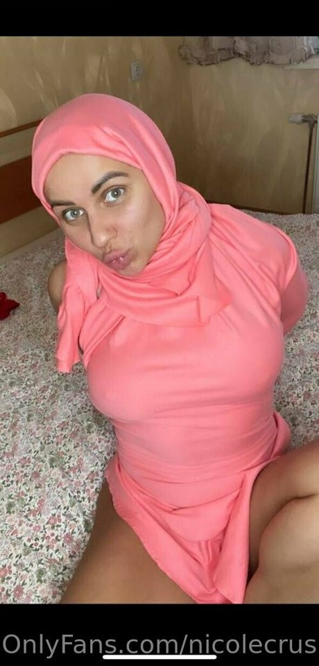 nicolecrushh erotic model pics