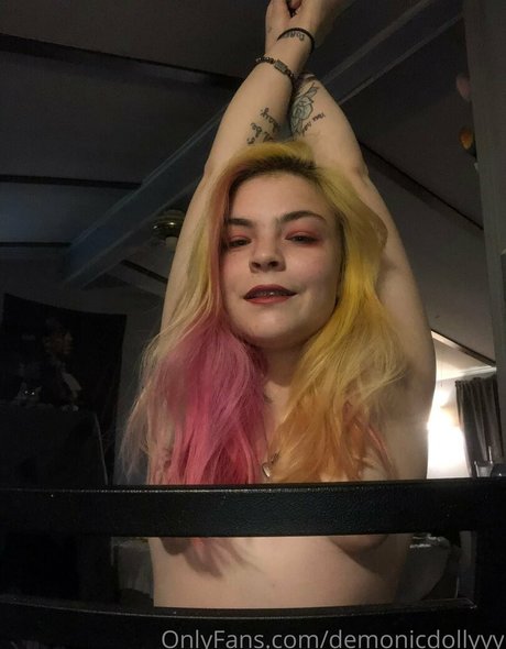 Demonicdollyyy erotic model pics