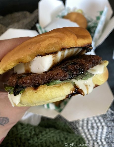 seitansm1stress pretty model photo