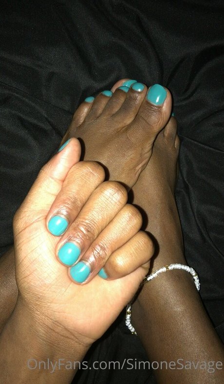 simonesavage star hot pics