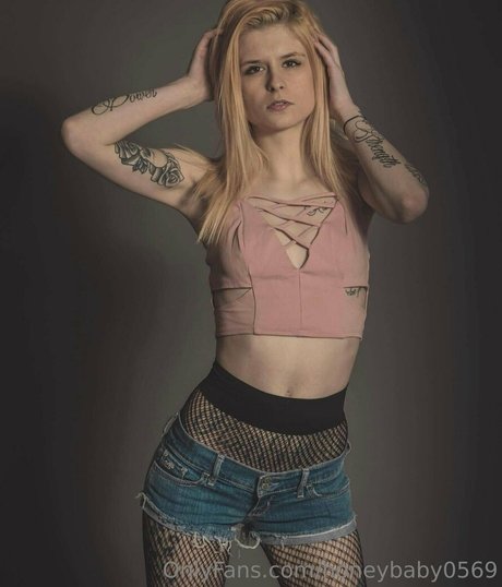 honeybaby0569 naked pornstar images