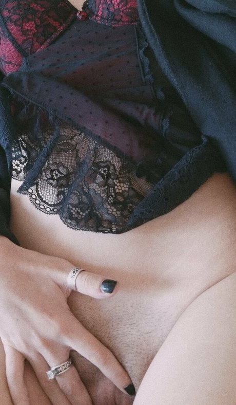 sadgarlic model adult archive