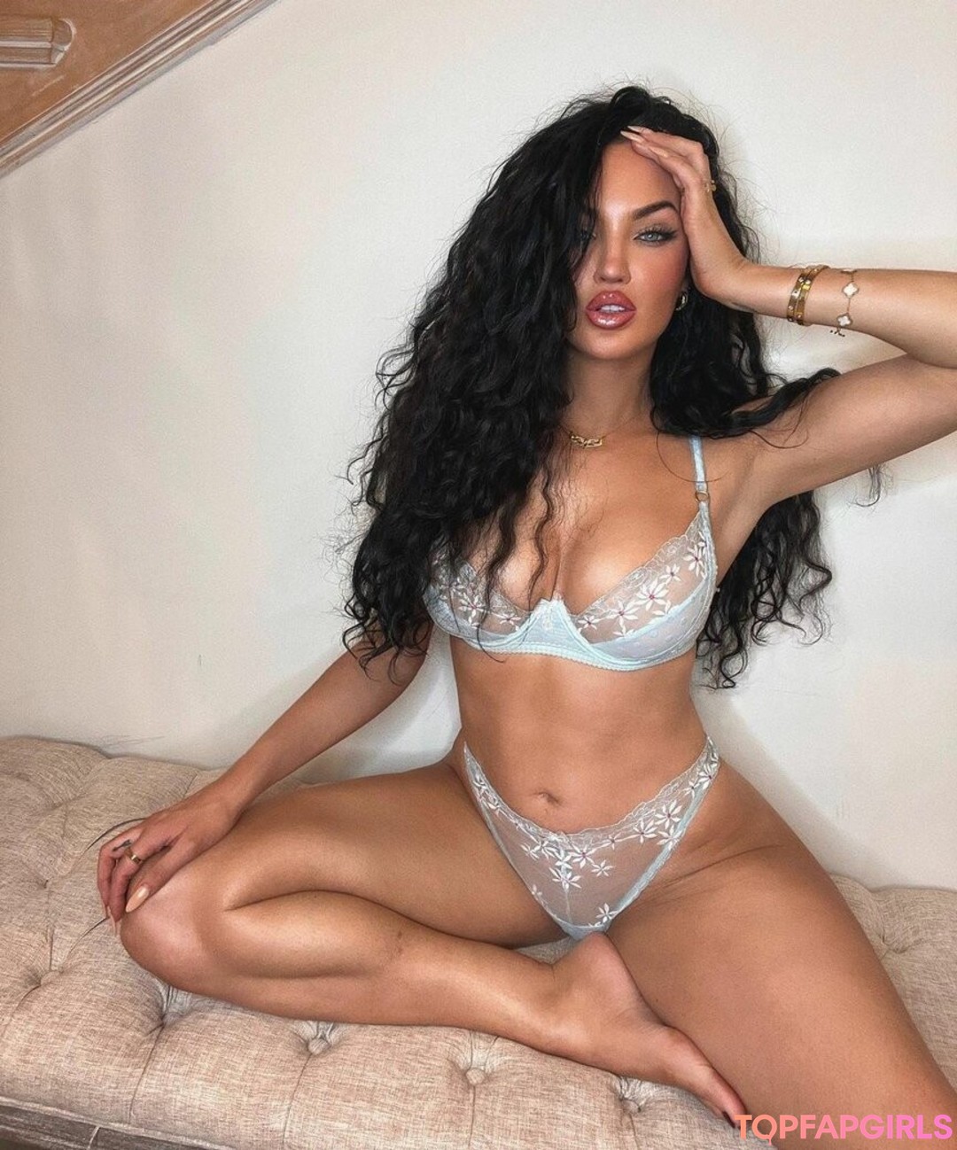 Natalie Halcro perfect star gallery
