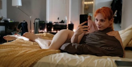 Joanie Maronie model porn image