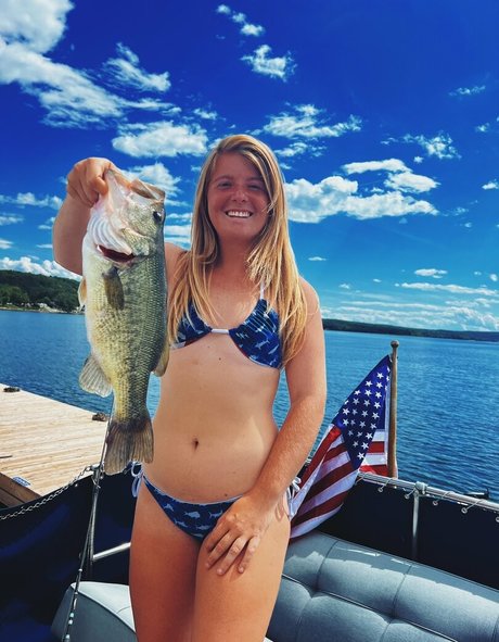 Kaitlyn Young pornographic star images