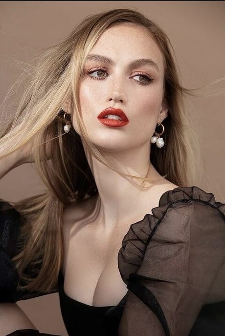 Madison Lintz exclusive model pic