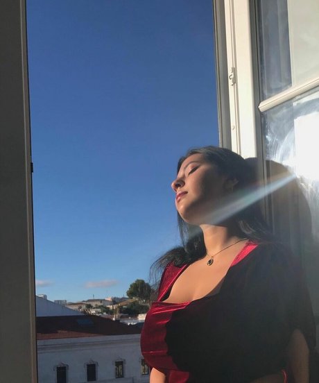 Nada C model high quality images