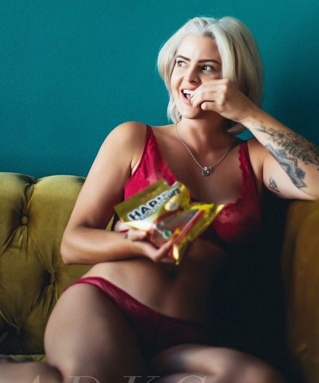 Natalie Rose model photo