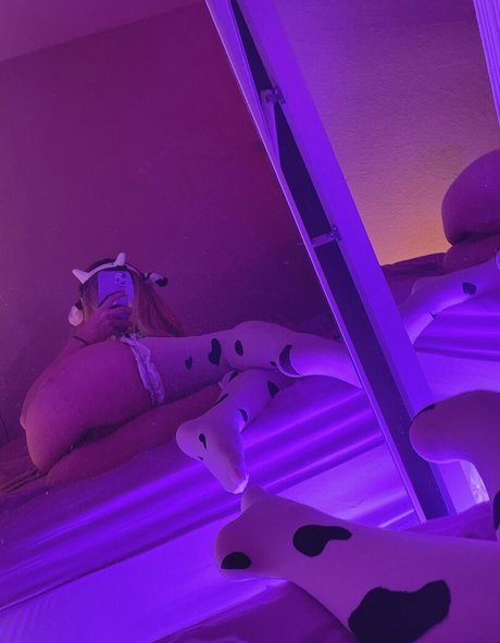 virtuallylewd top model image