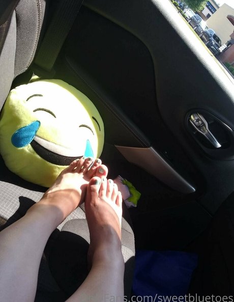 sweetbluetoes pornstar free img