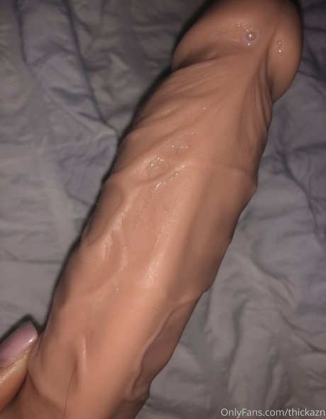 ThickAzn exclusive model picture