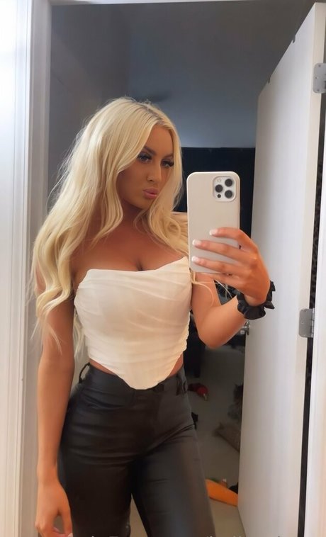 kellyscloset model erotic pic