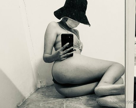 charlotte1996t high quality model pic