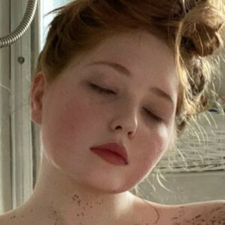 lottieskyee star hot pic