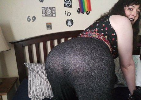 anniebrokely model hd img