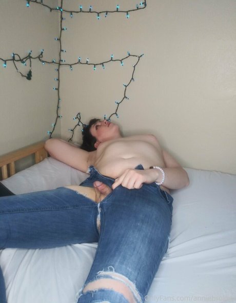 anniebrokely art star image