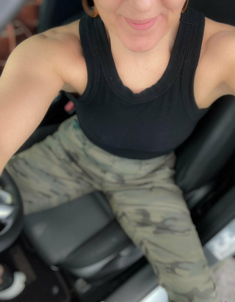 SelfieWife nude pornstar gallery