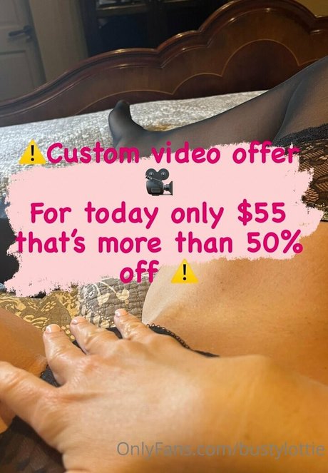 bustylottie naked pornstar images