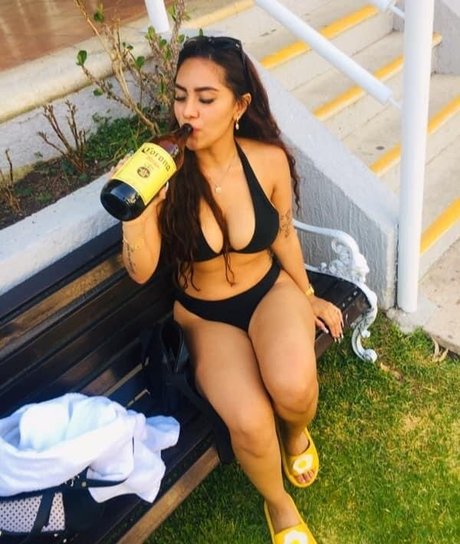 Monica Sacal perfect star archive