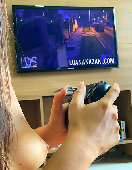 kazakiluana model top image