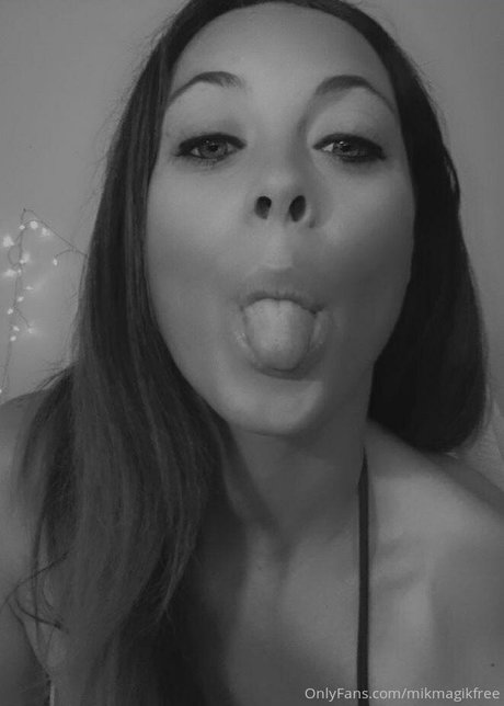Mikmagik perfect pornstar gallery