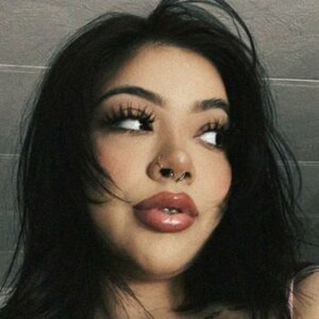 lachinaaxo pornographic model picture