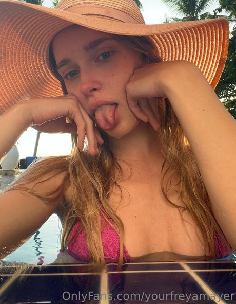 Freyamayer naked star photos