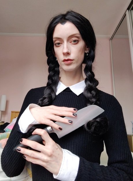 Miss Chloe ASMR model top image