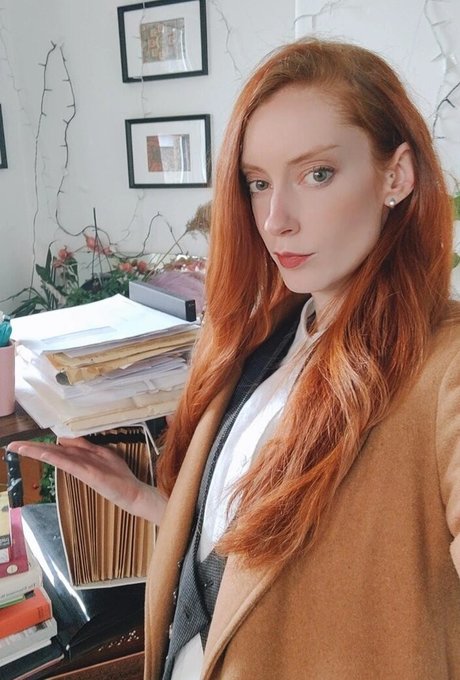 Miss Chloe ASMR sexy star picture