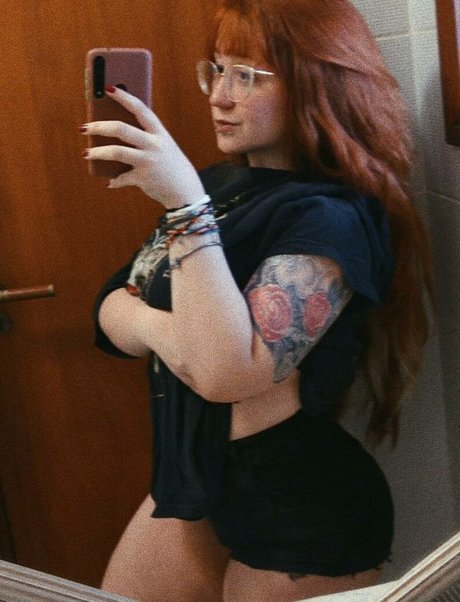 Heloisa CDNX naked actress photos