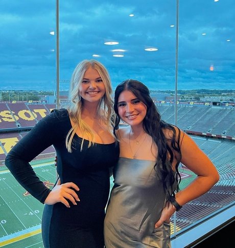 Sara K model nude image