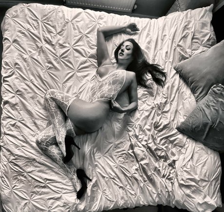 chubby slut onlyfans erotic pictures